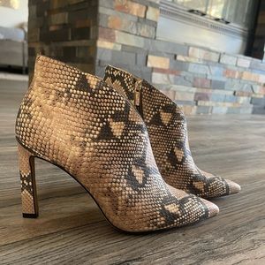 Vince Camuto Sestrind Pointed Toe Bootie